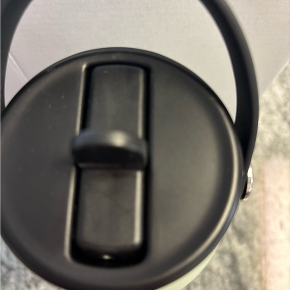 Hydro Flask Sage Travel Bottle - Picture 3 of 6
